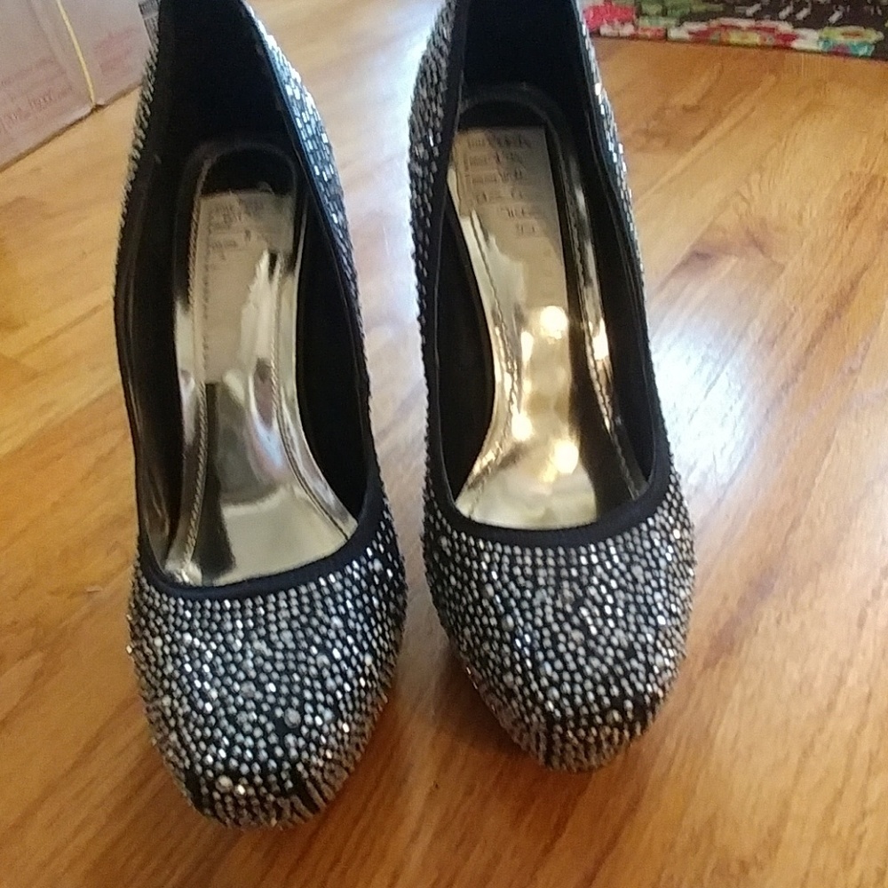 BCBG WOMEN SHOES
